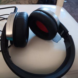 Focal headphone